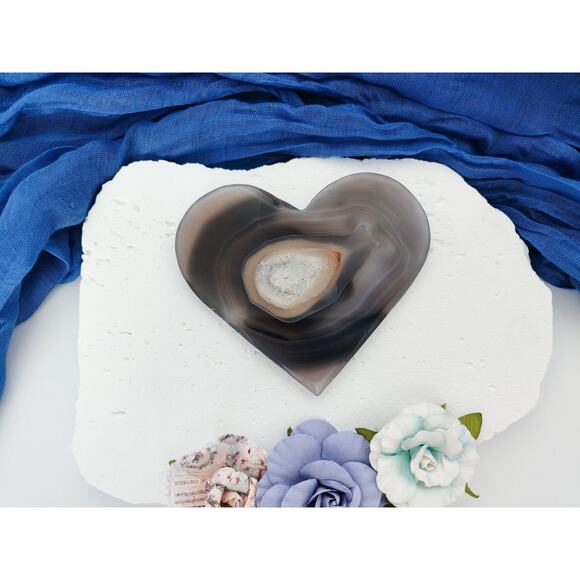 Druzy Agate Flat Heart Crystal Carving - Picture 6 of 7